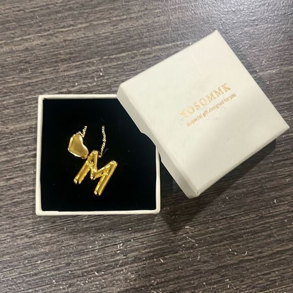 Yosommk Gold M Initial Heart Pendant Fashion Necklace New in Box - Picture 1 of 7